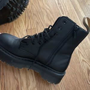 Platform Vegan Jadon II Mono Dr. Martens (all black)